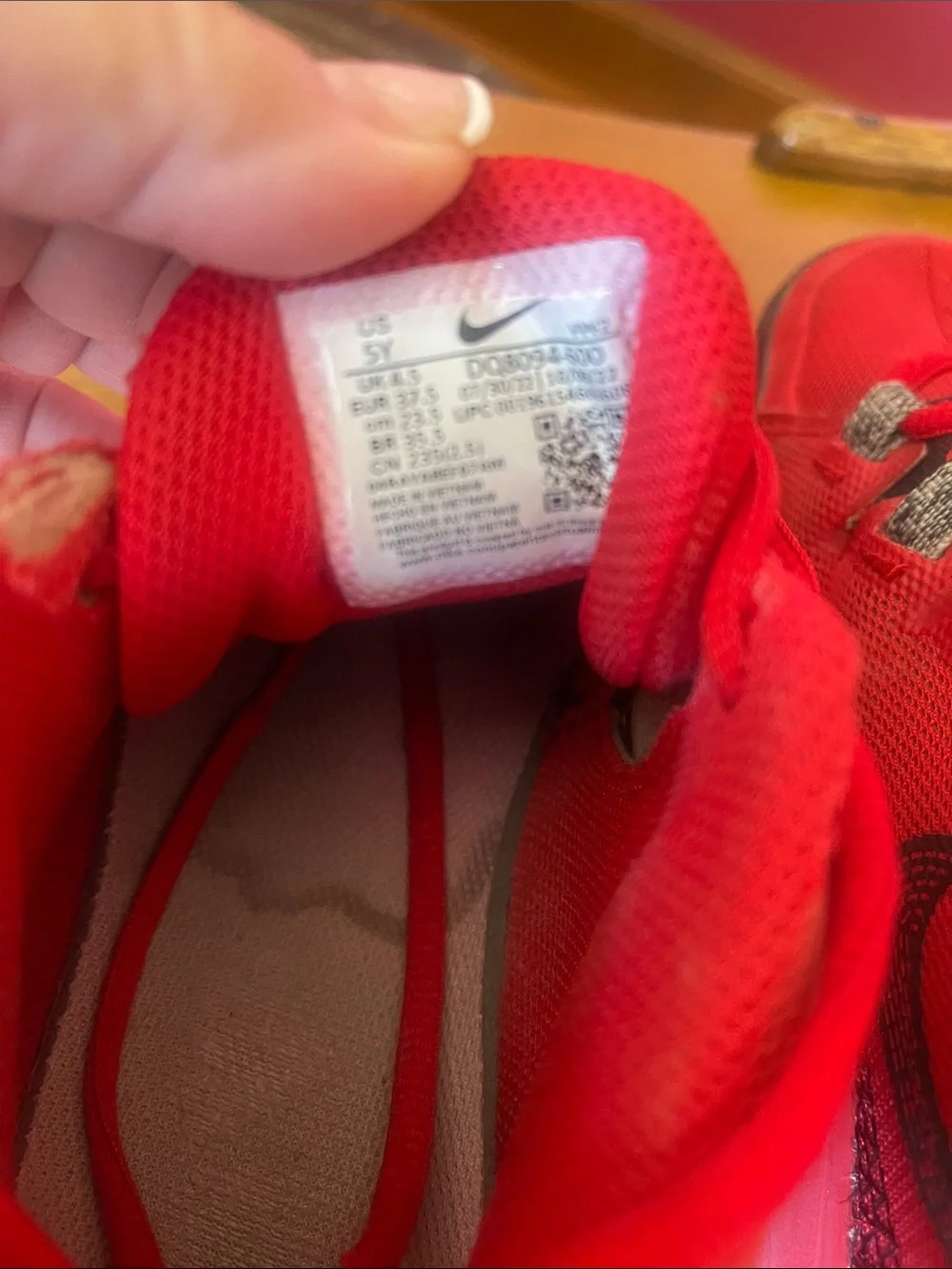 Nike Kyrie Red Low-Top Basketball Sneakers